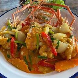 กุ้งแม่น้ำผัดไข่เค็ม