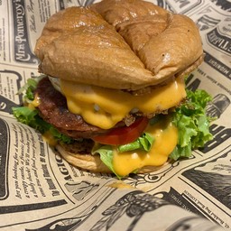 เบอร์เกอร์ปลา + ปลา