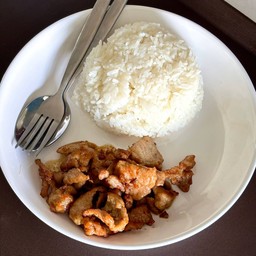 ข้าวราดผัดน้ำปลา