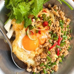 หมูสับรวนซีอิ๊ว+ไข่แฝด ฟรี (พริกน้ำปลา3รส)