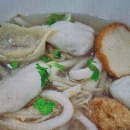 เส้นปลาน้ำใส