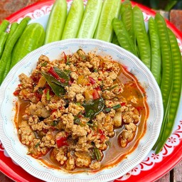 น้ำพริกผัดหมูสับ ผักสด