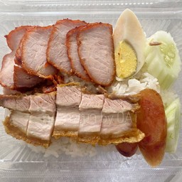 ข้าวหมูกรอบหมูแดง
