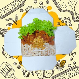 เส้นหมี่คลุกไก่ฉีกแถมฟรีน้ำกากหมูแซ่บ