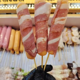 ไส้กรอกพันเบคอน