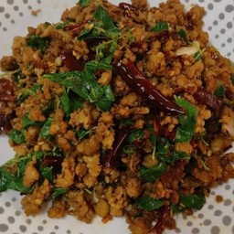 กระเพราหมูสับพริกแห้ง  (เป็นกับข้าว )(หมูสับ3 ขีด)