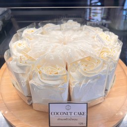เค้กมะพร้าวน้ำหอม สามเหลี่ยม Coconut Cake