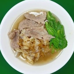 หมี่กรอบราดหน้าหมูหมัก