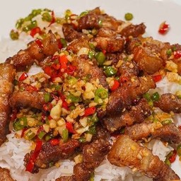 ข้าวราดคั่วพริกเกลือ