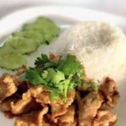 ข้าว-หมูผัดกระเทียมพริกไทย