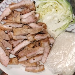 หมูย่าง น้ำจิ้มแจ่ว