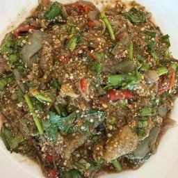 ส้มตำไก่ย่างแพรวพราวบ้านก่อวาริน บ้านก่อ