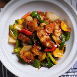 หมูกรอบผัดน้ำพริกเผา (กับข้าว)