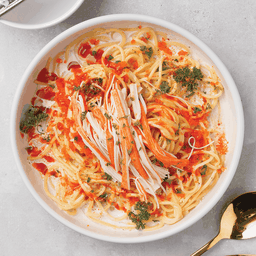 สปาเก็ตตี้ไวท์ซอสสไปซี่ปูอัดไข่กุ้ง