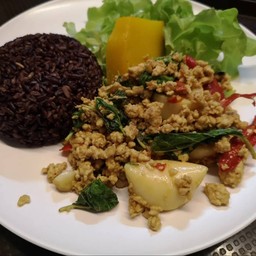 เต้าหู้ไข่ผัดกะเพราไก่สับ (148 Kcal)