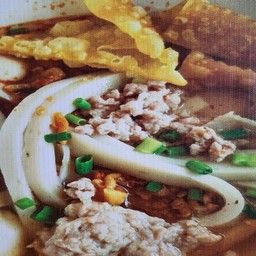 เส้นปลาต้มยำ