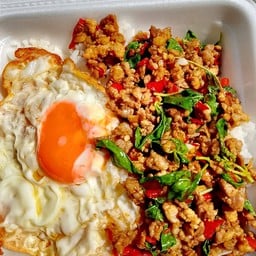 ข้าวบ้านพี่คิช (อาหารตามสั่ง&ผัดกะเพราพริกแห้ง)