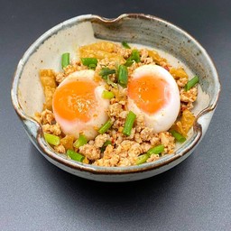 ยำไข่เยิ้ม