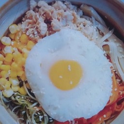 ยำบะหมี่ผักโมโรเฮยะ ไข่ออนเซ็น สไตล์เกาหลี(250 KCAL)