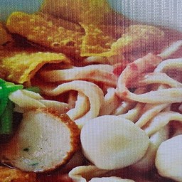 เส้นปลาเย็นตาโฟ