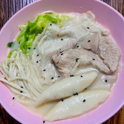 ซุปทงคตสึกหมูชาบู+เลือกเส้นได้ตามใจชอบ