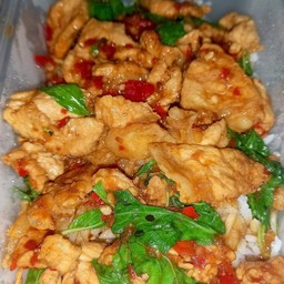 กระเพราหมูชิ้น