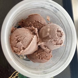 ไอศกรีมช็อกโกแลต 4 ลูก