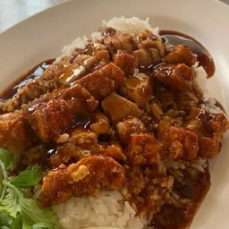 ข้าวหมูกรอบ