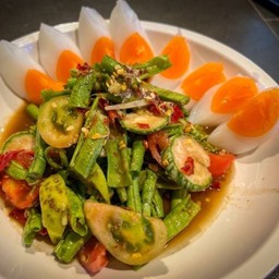 ตำถั่วลาวไข่ต้ม