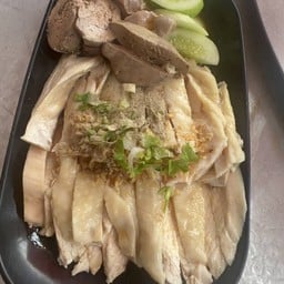 ไก่ต้มสับ พร้อมน้ำจิ้ม ไซด์ L