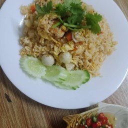 ข้าวผัดรวมทะเล