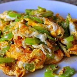 มะระผัดไข่