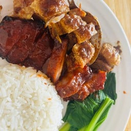 ข้าวหมูแดง + หมูกรอบ
