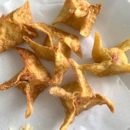 เกี๊ยวกรอบครีมชีสปู