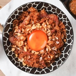 [อร่อยซ่ากับโค้ก] ด้งหมูทอดกระเทียม +  โค้ก ออริจินัล (กระป๋อง) + โค้ก ไม่มีน้ำตาล (กระป๋อง)