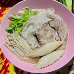 ซุปต้มกระดูกหมู+เลือกเส้นได้ตามใจชอบ