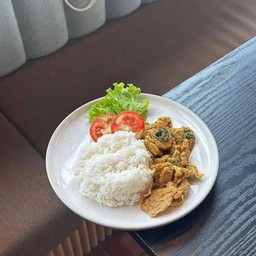 ข้าวราดเครื่องแกงหมู