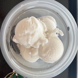 ไอศกรีมกะทิ 4 ลูก