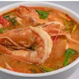 ต้มยำกุ้งรวมมิตร ไก่,หมึก,กุ้ง