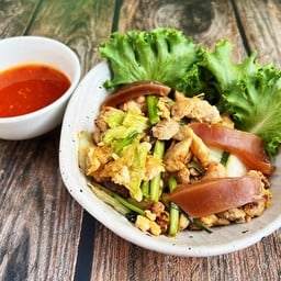 S4 สุกี้คั่วแห้งไก่หมึกกรอบ