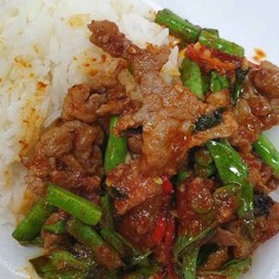 ข้าวพริกแกงเนื้อ