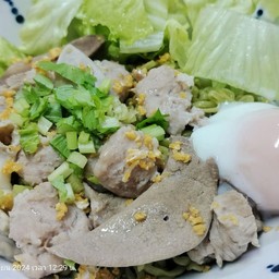 เส้นหมี่หยกน้ำหมูล้วน