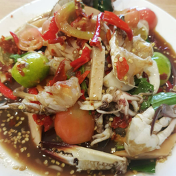 ตำเกาเหลารวม(กุ้ง-ปูม้า-ปลาหมึก-หมูยอ-ไส้กรอก-ไข่แดงเค็ม)