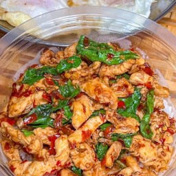 กระเพราไก่ราดข้าว