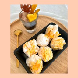 ไอศกรีมไข่แข็ง 6 ลูก (ใส่ท็อปปิ้ง)