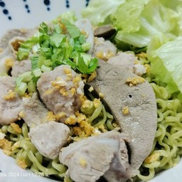 เส้นหมี่หยกต้มแห้งหมูล้วน