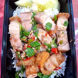 ข้าว-กะเพราหมูกรอบ