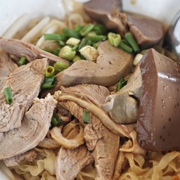 ก๋วยเตี๋ยวเป็ดพะโล้