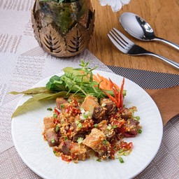 หมูกรอบคั่วพริกเกลือ.