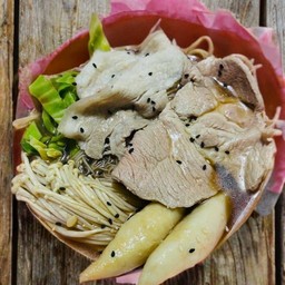 ซุปน้ำหอยเป๋าฮื้อเห็ดหอมหมูชาบู+เลือกเส้นได้ตามใจชอบ